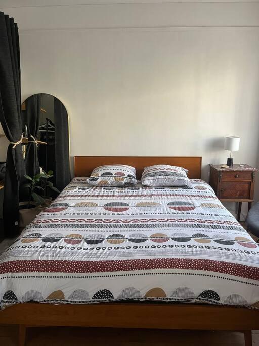 Charmant Appartement Proche Paris Сент-Уан Экстерьер фото