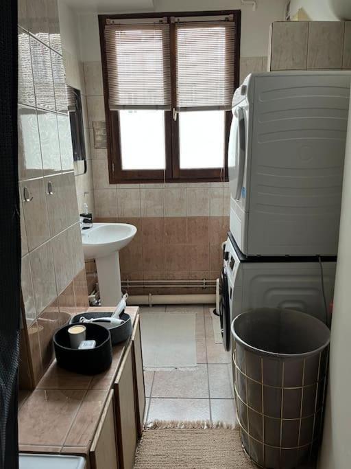 Charmant Appartement Proche Paris Сент-Уан Экстерьер фото