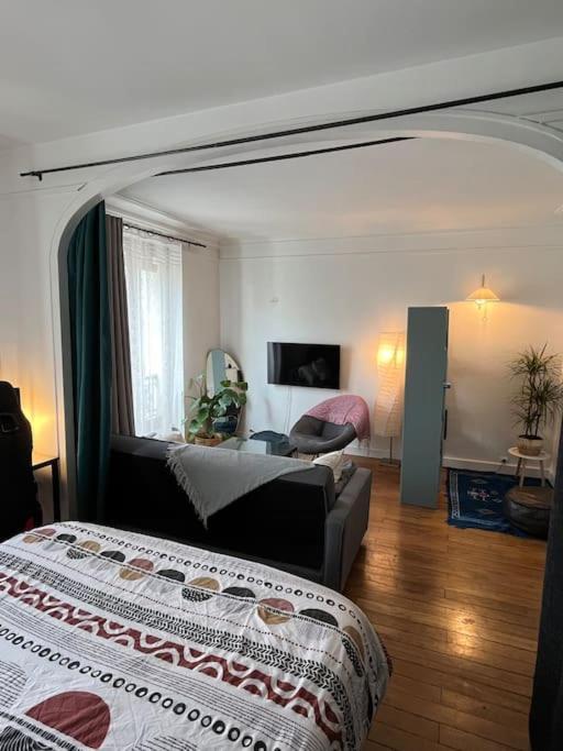 Charmant Appartement Proche Paris Сент-Уан Экстерьер фото